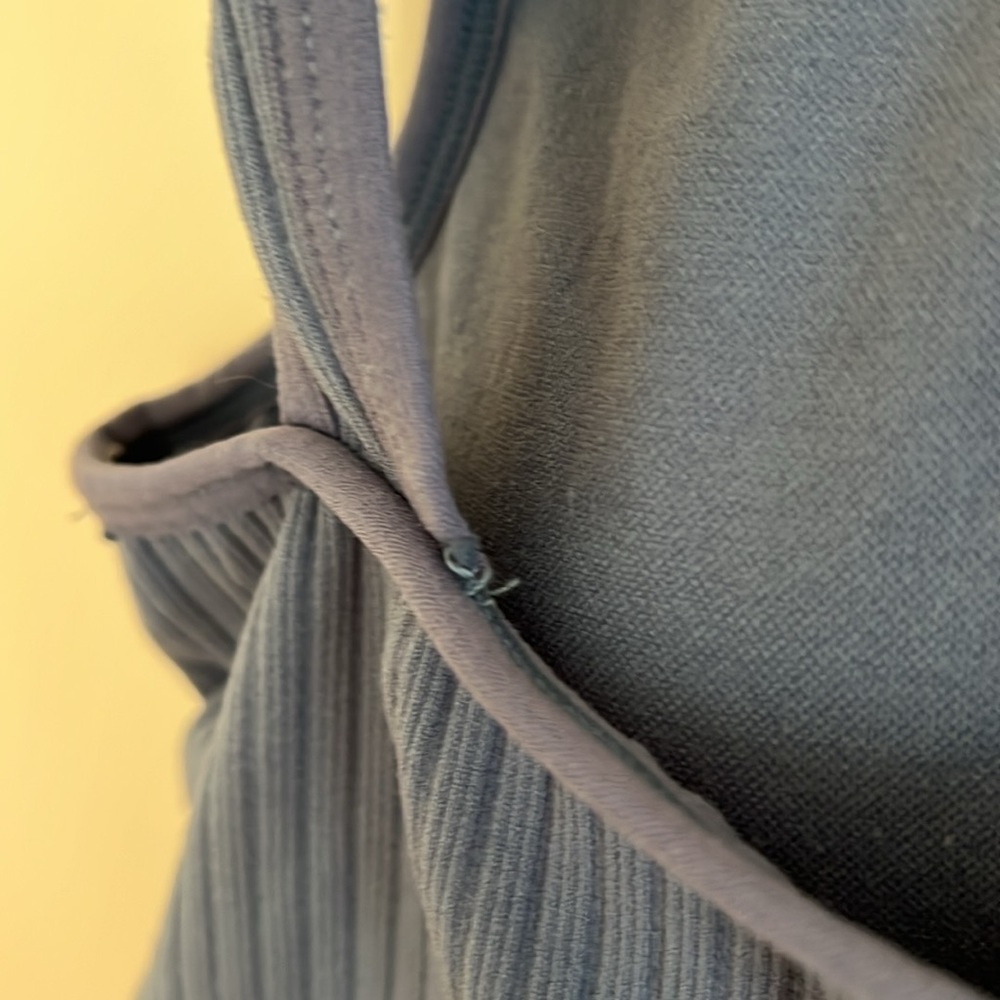 M/L Blue Padded Top - Picture 6 of 6
